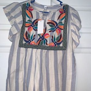 Boutique top size large